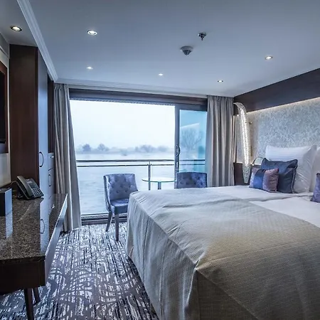 Botel Viva Riverside Frankfurt *