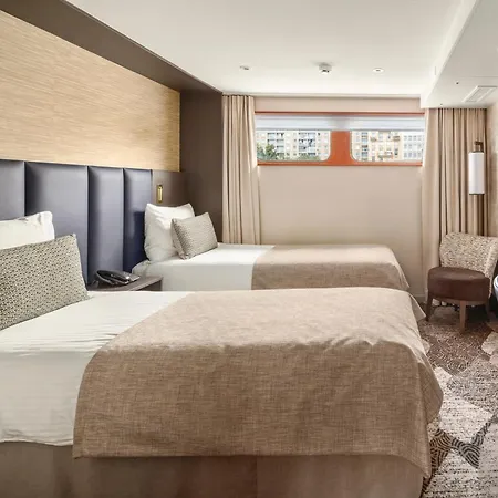 Viva Riverside Frankfurt Ботель *