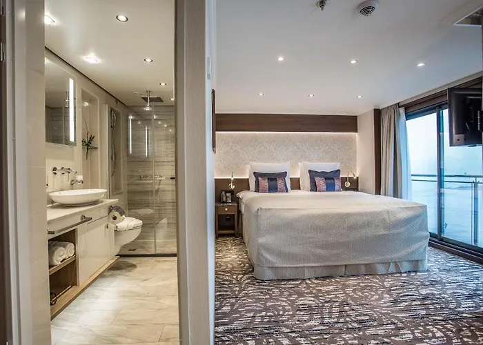 Úszó hotel Viva Riverside Frankfurt *