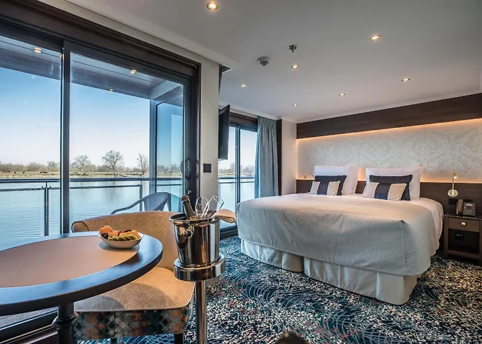 Viva Riverside Frankfurt Úszó hotel *